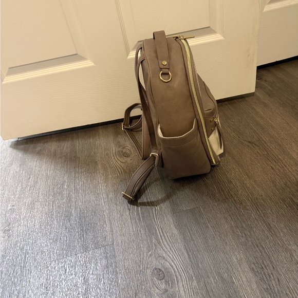 Itzy Ritzy Boss Mini - Picture 4 of 7